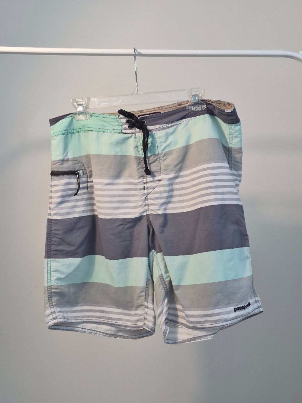 Patagonia Men’s 35 Board Shorts Swim Trunks Striped Multicolor Drawstring Pocket